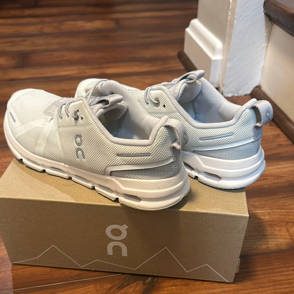 On Running Blue and Gray Sneakers with Breathable Mesh and Chunky Midsole